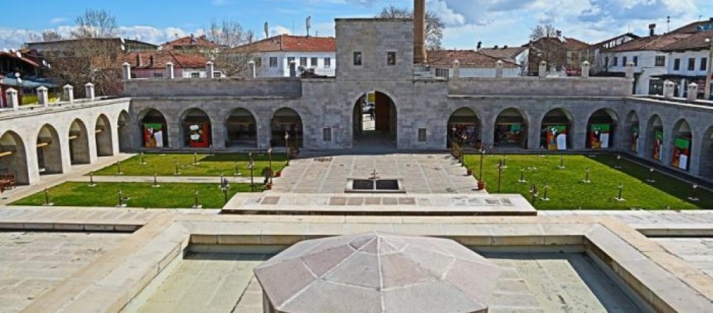 Malatya: Silahtar Mustafa Paşa Kervansarayı