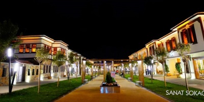 Kültür Ve Sanatın Kalbi: 'Sanat Sakağı'