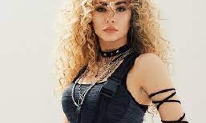 SENA ŞENER